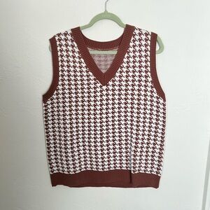 Houndstooth Sweater Vest - Brown and White